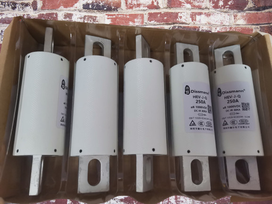 Sekering Otomotif Keramik 250A DC1000V Sekering HEV Sekering Baterai Energi