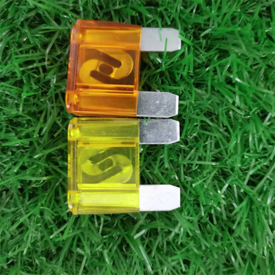 Fuse Dissmann DFN-E Series 80VDC sebagai Pengganti Littelfuse 299 Series Automotive Blade Fuse