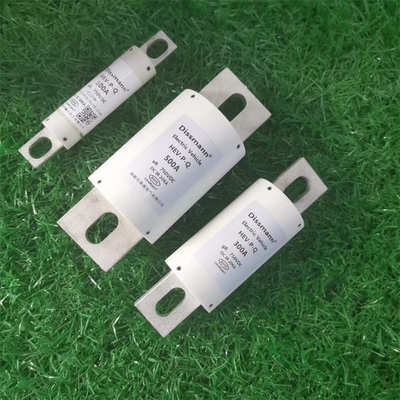 Sekering DC750V untuk Sekering Pemutus Tinggi Kendaraan Listrik Melindungi Sistem Kontrol Daya