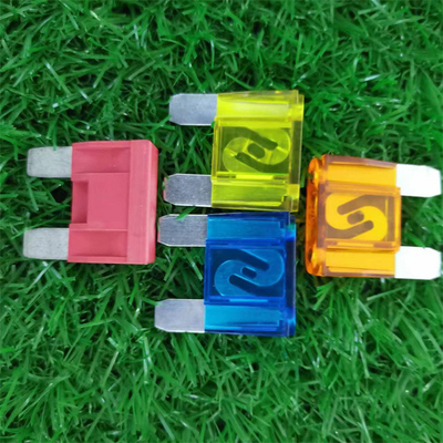DC80V 60Amp Automotive Blade Fuse Untuk Kendaraan Listrik / Modul Komunikasi 5G