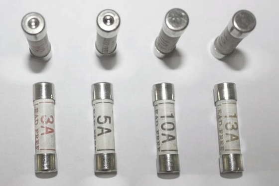 Perlindungan Arus BS1362 Cartridge Fuse 13a Nilai Tegangan Sertifikat ASTA
