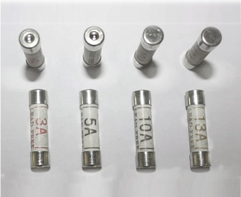 Perlindungan Arus BS1362 Cartridge Fuse 13a Nilai Tegangan Sertifikat ASTA